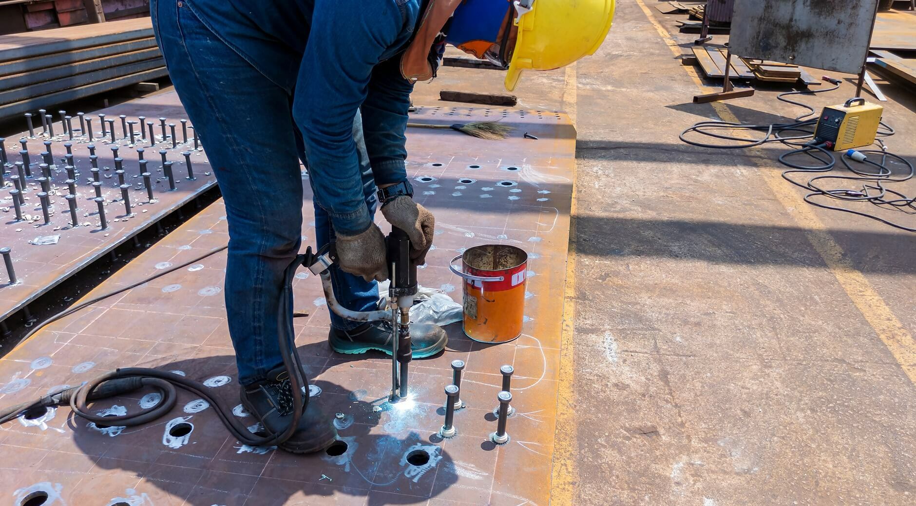 Stud welding equipment